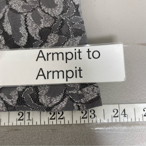 Bobeau Top Shirt Pewter Metallic Floral Lace Short Sleeve Size Small - Picture 9 of 12